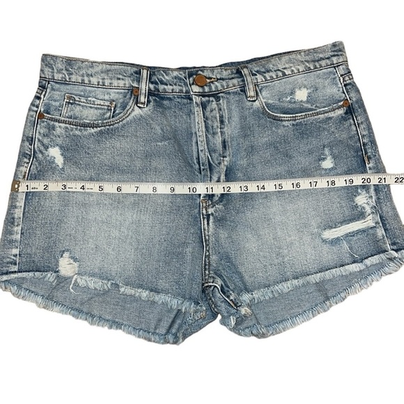 {Blank NYC Denim Button Up Distressed Cut Off Shorts Size 32} - Picture 10 of 12